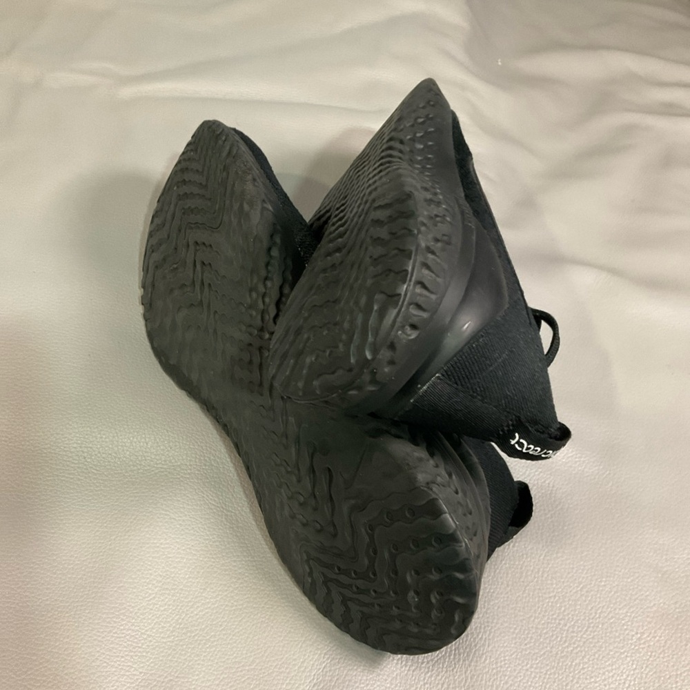 Nike epic react flyknit 2 trainer Black Knit Athletic Shoes - Picture 6 of 7